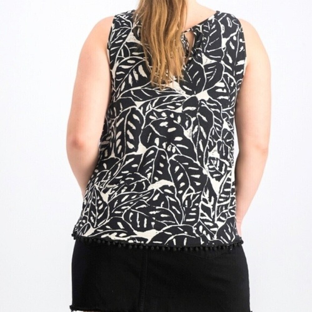 NWOT Three Dots floral tank with pom pom trim - Picture 2 of 5